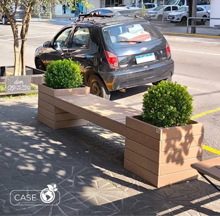 Banco com Cachepô